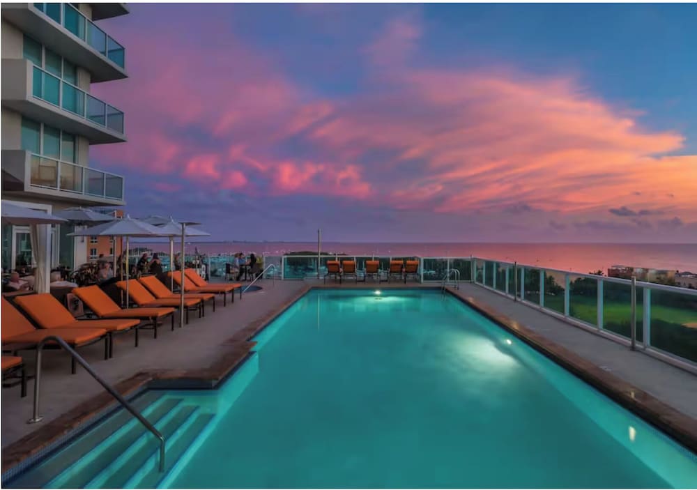 Arya Residences & Suites