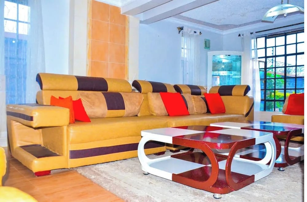 Majestic Airport Villa