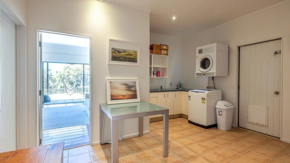 Onetangi Seaview Residence