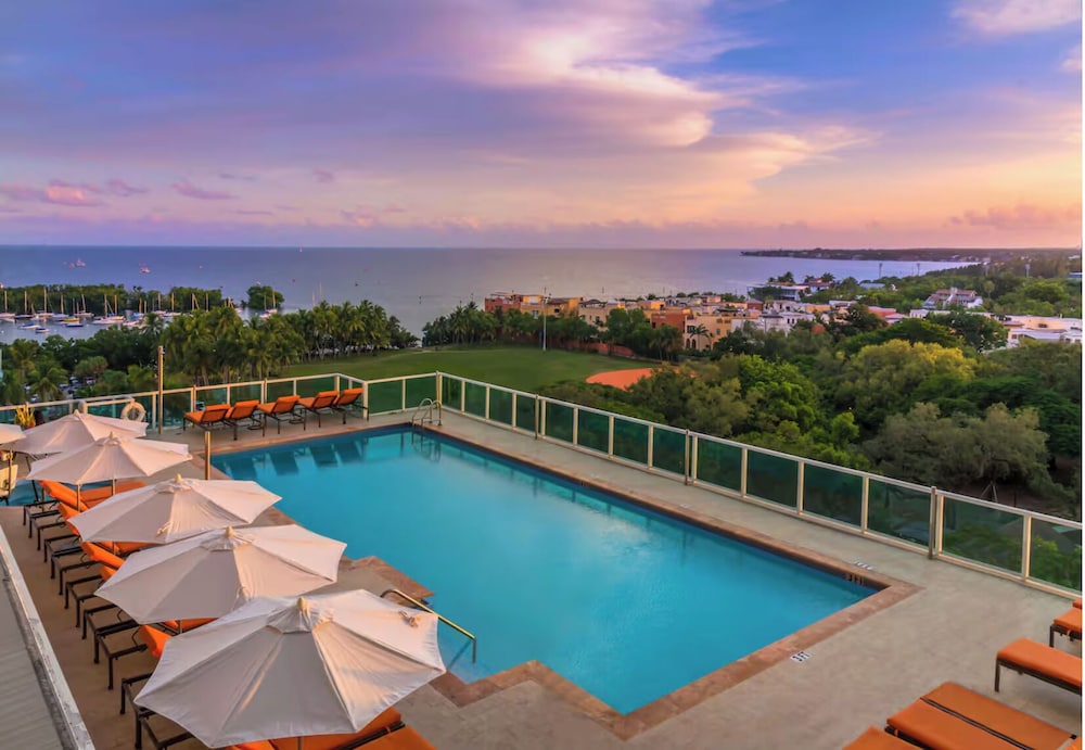 Arya Residences & Suites