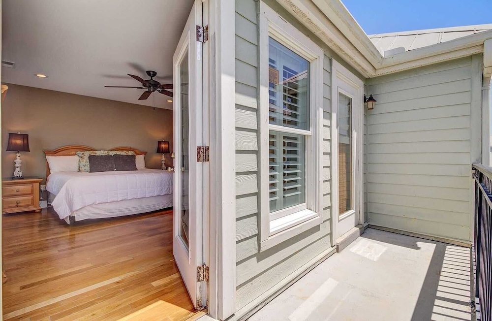 103 Grand Pavilion by Avantstay Steps to Beach!