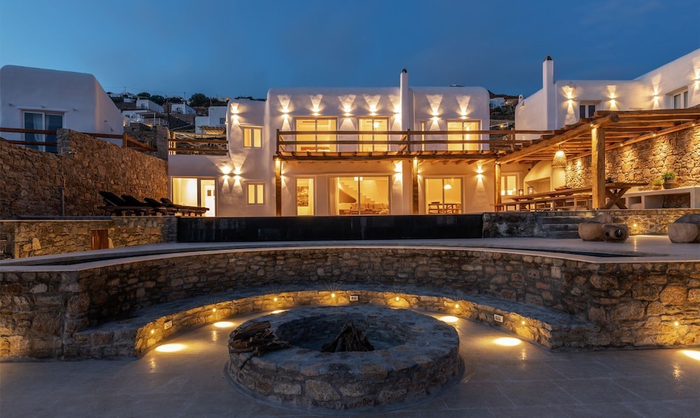 Ria Mar Villas & Suites by Live&Travel
