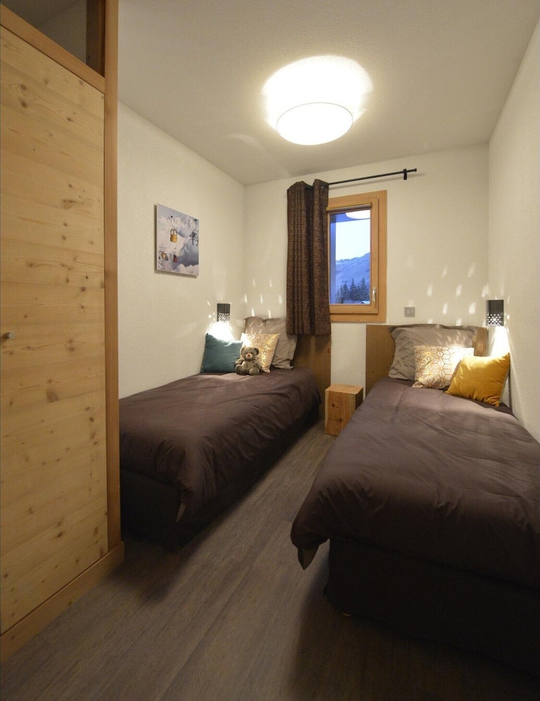 Apartment in Les Menuires With Spa & Pool
