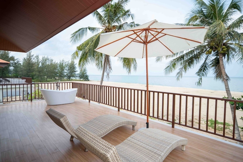 Natural Beach Resort