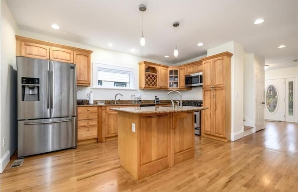 Bridgeport Vacations - Black Rock Home - 4 bed - Jacuzzi Bath - Beach - Property Image 22