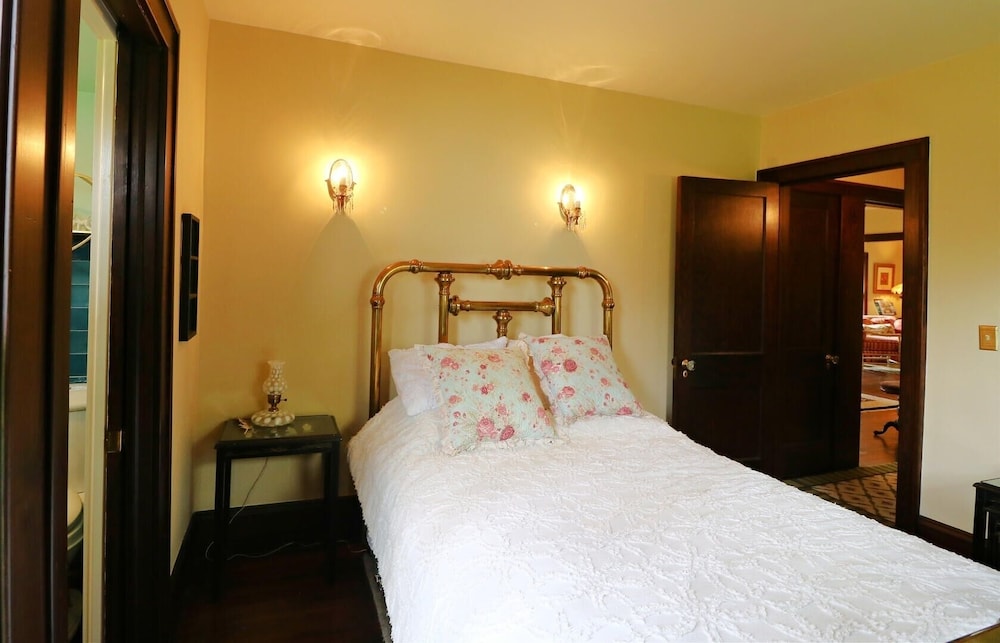 Bagatelle 3 Bedroom Home by Redawning view 5