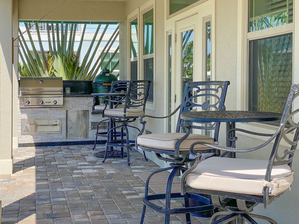 135 Island Escape: 5br Home W/ Pool And Spa! 5 Bedroom Home