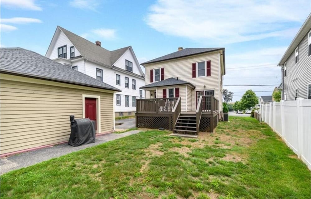 Bridgeport Vacations - Black Rock Home - 4 bed - Jacuzzi Bath - Beach - Property Image 5