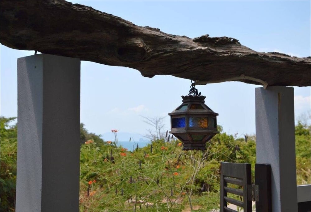 House 4 People sea View 100 m From the Beach