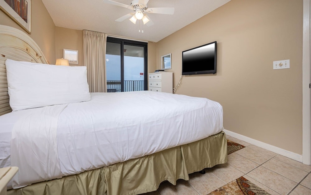 Phoenix Vi 6904 2 Bedroom Condo