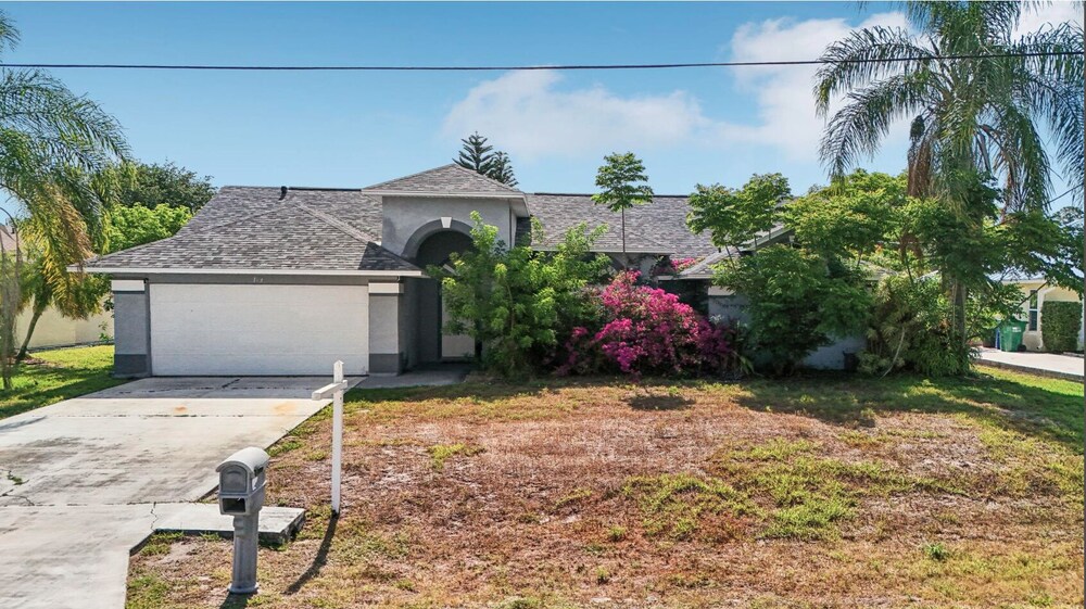 Relaxing Family Retreat In The Heart Of Sebastian 3 Bedroom Home