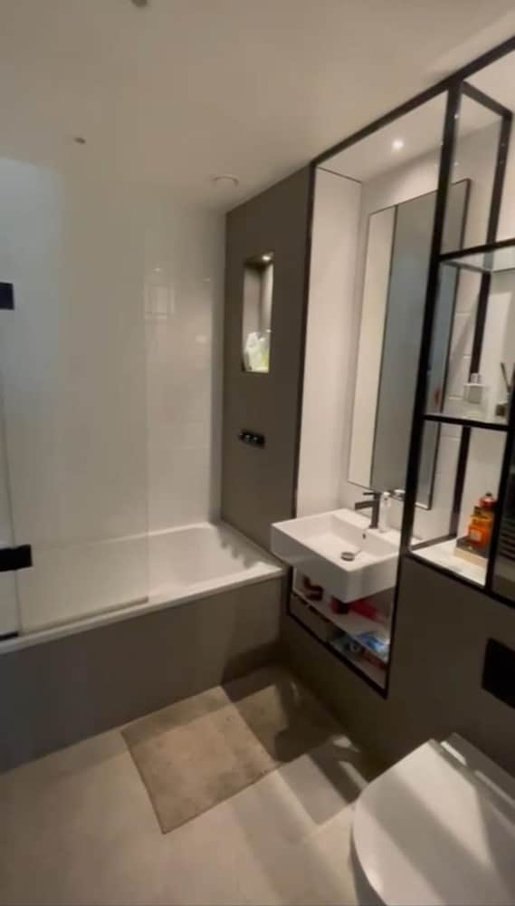 Central Wembley 2BR Modern Clean Connected