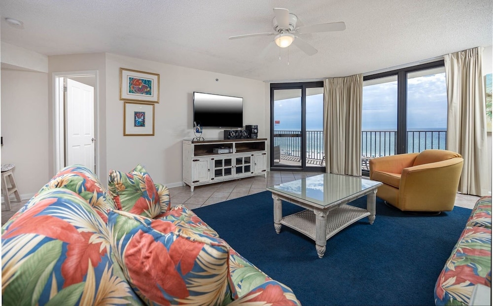Phoenix Vi 6908 3 Bedroom Condo