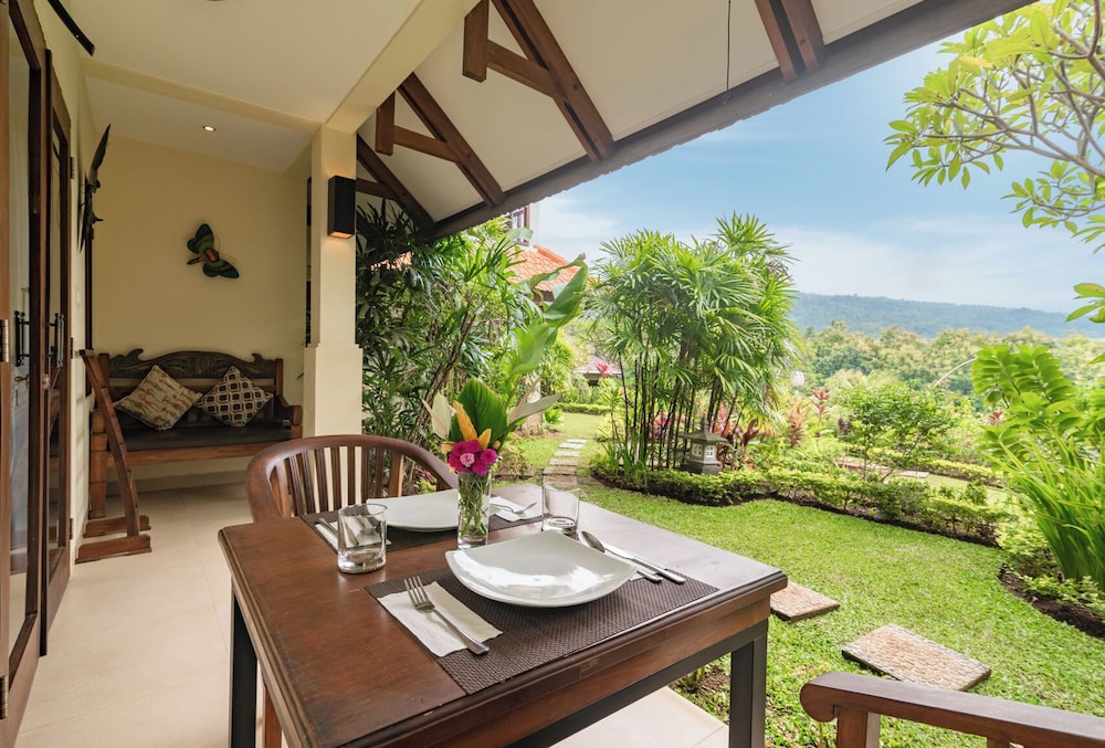 Alamanda Lovina Resort