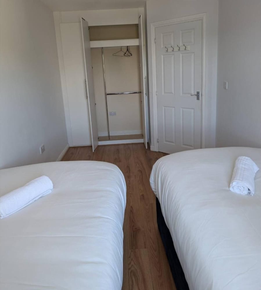 Enbrook Valley House - 3 Bedrooms, Folkestone