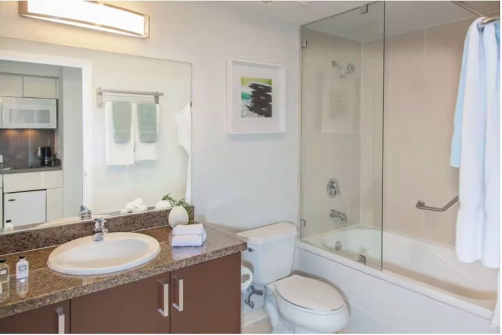 Arya Residences & Suites