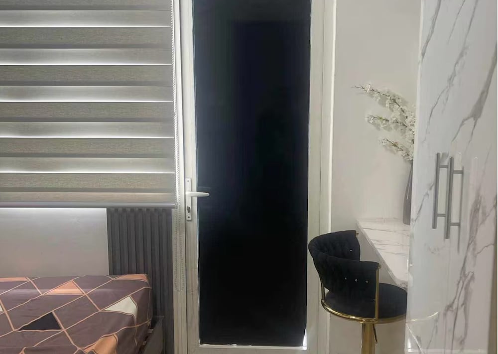 Metros Hideaway Shore Tower B