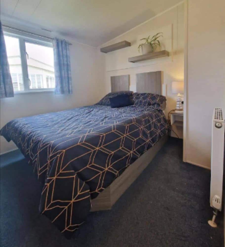 Seaside Holiday Park 4-bed Caravan in Heysham view 3