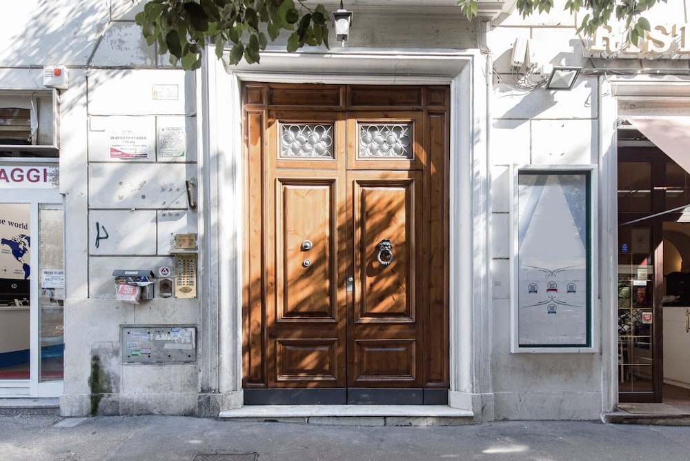 Esquiline Suites