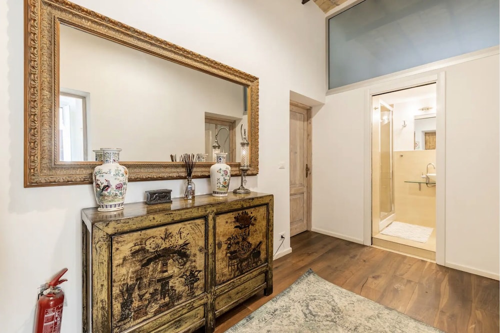 Esquiline Suites