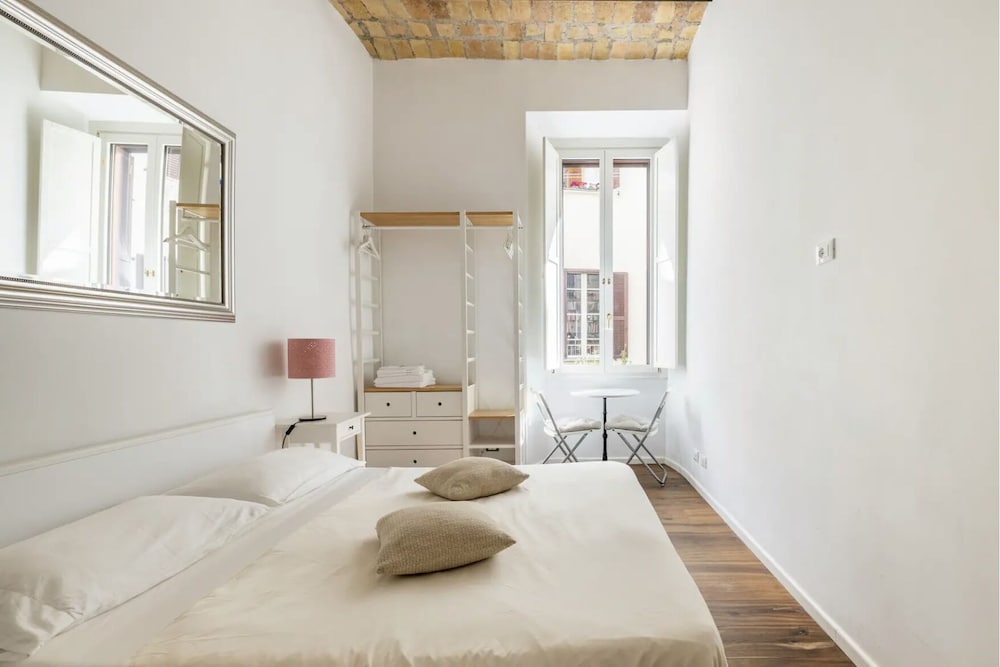 Esquiline Suites
