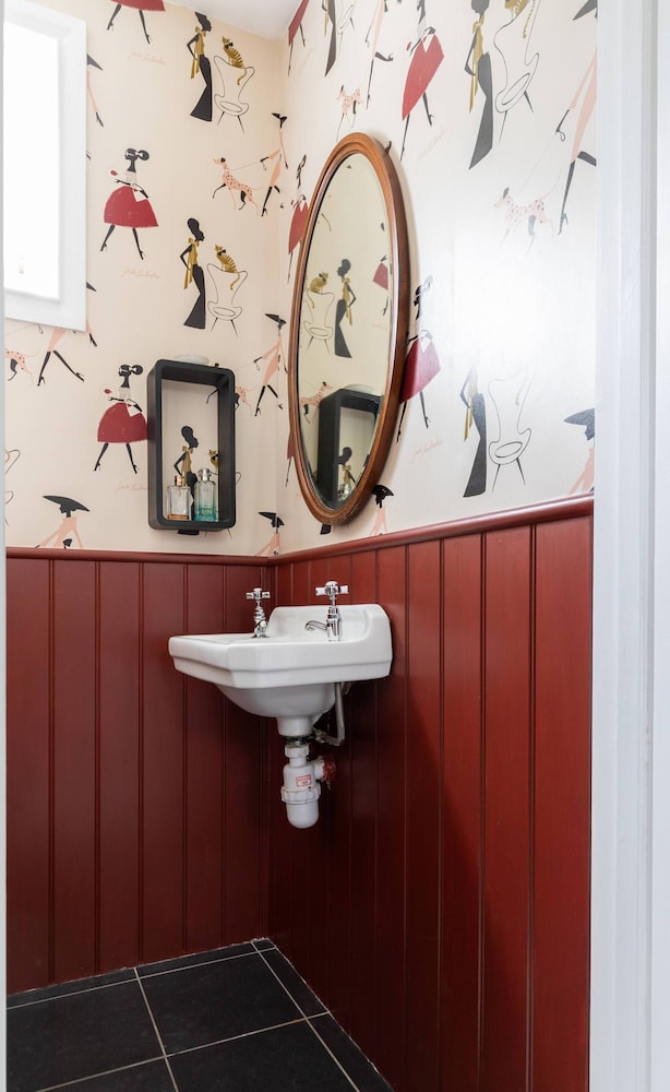 Alderney Street V by Onefinestay