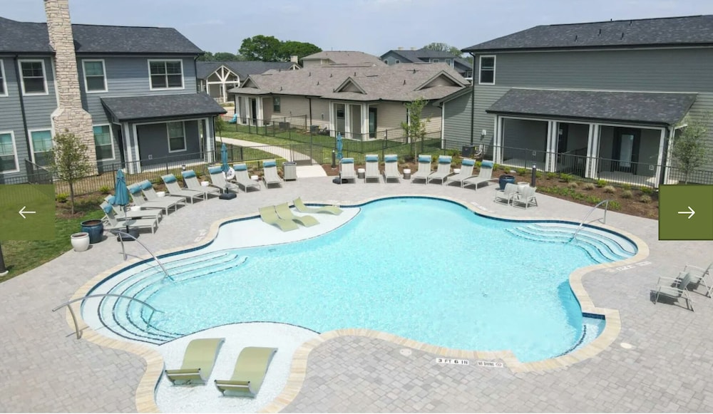Landing Apartments Waller