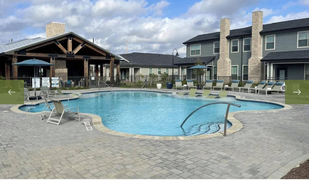 Landing Apartments Waller