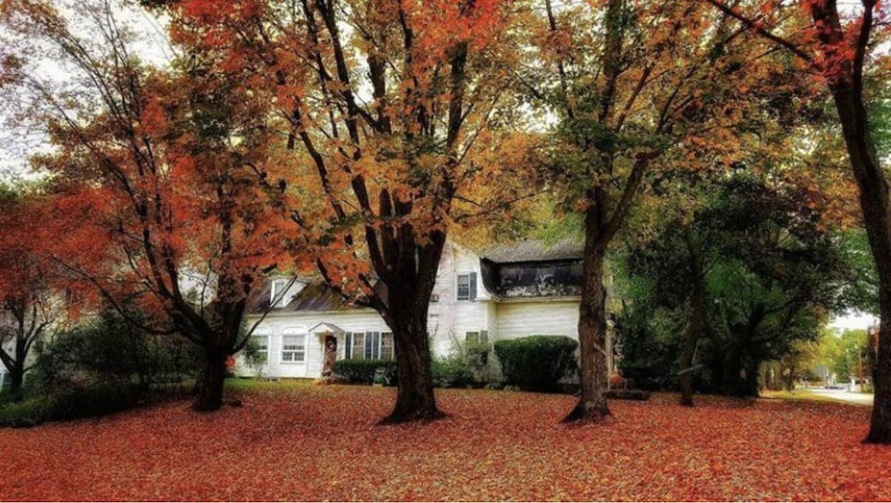 Admiral Peary Inn