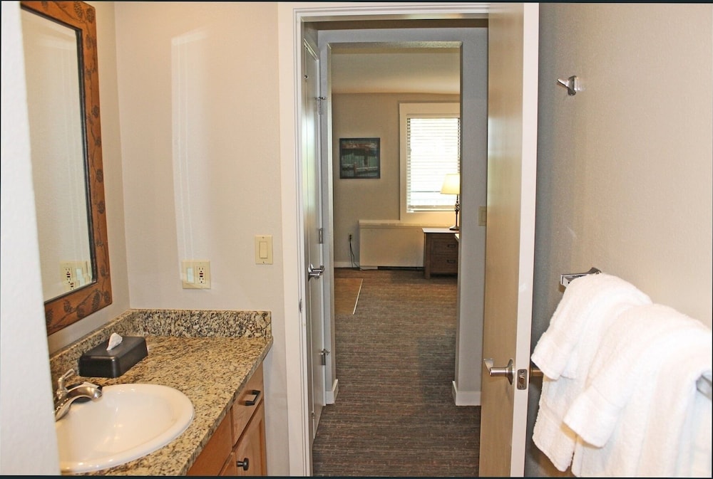7th Mtn 1235a 1 Bedroom Condo