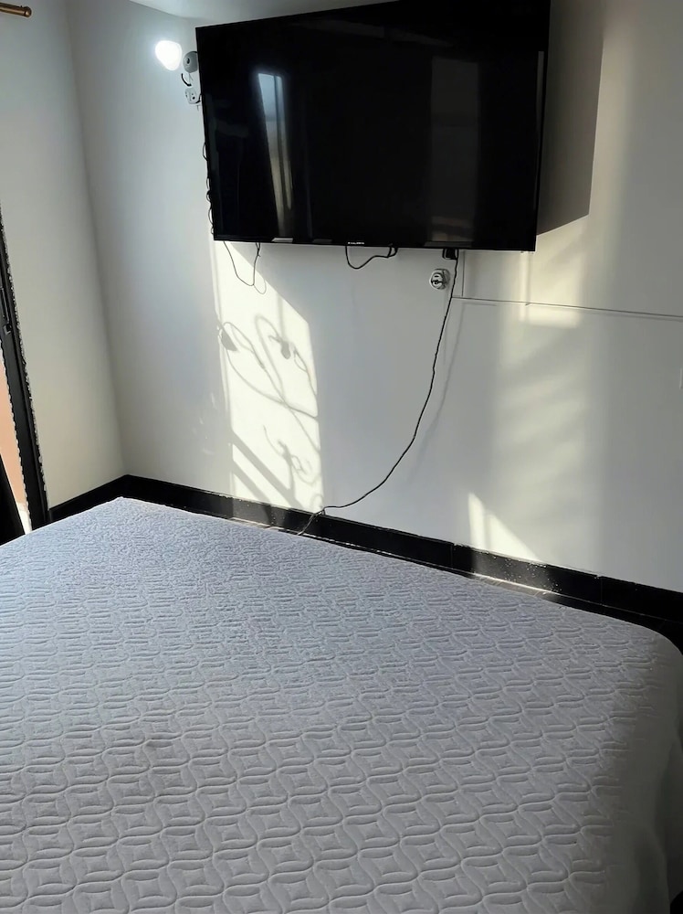 Aparta Suites Torre De Prado