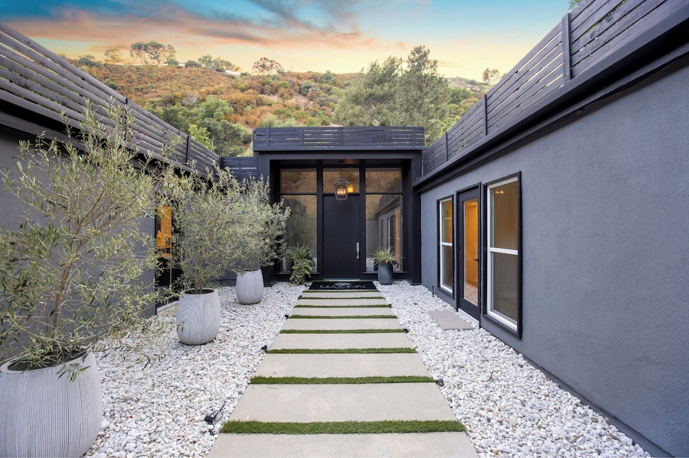 Franklin Canyon - Image 1