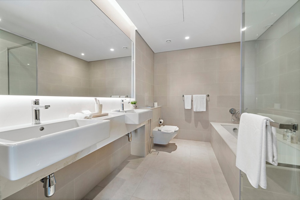 2BR M Room CF7 B Near Jumeirah Beaches