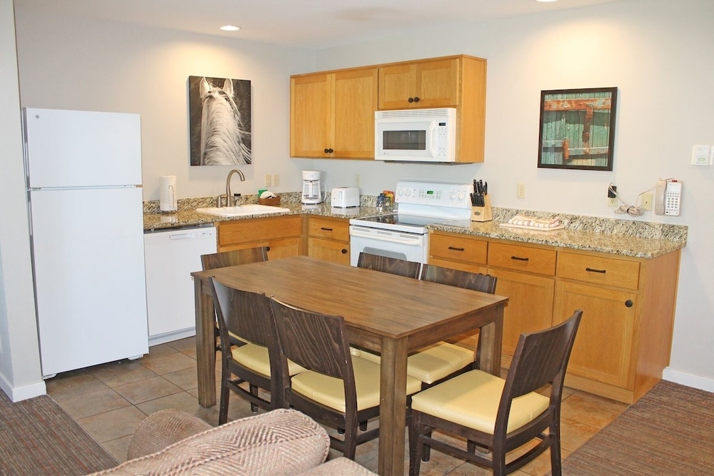 7th Mtn 823f 3 Bedroom Condo