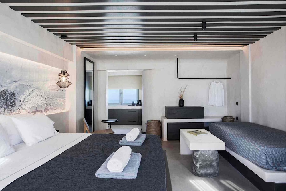 ArmonOia Suites
