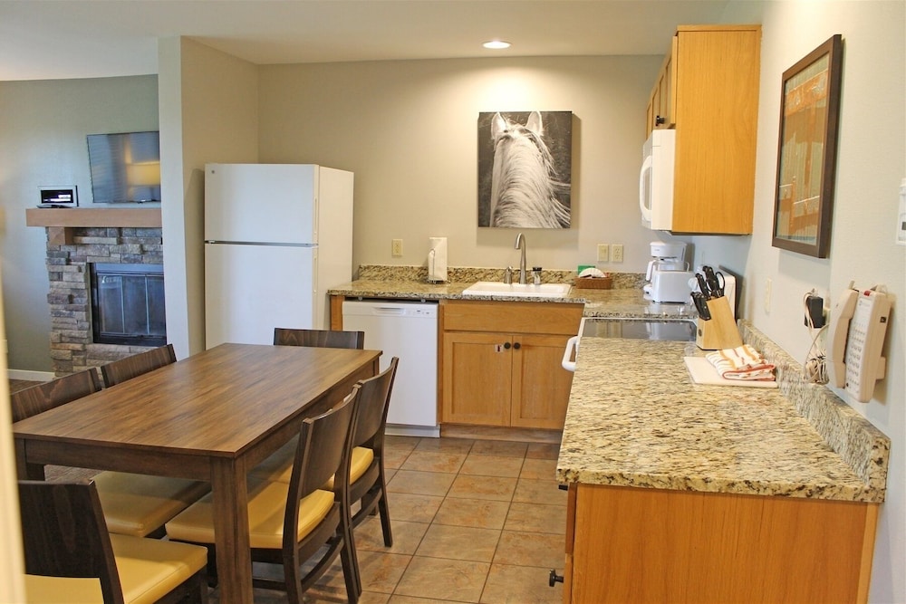 7th Mtn 823f 3 Bedroom Condo