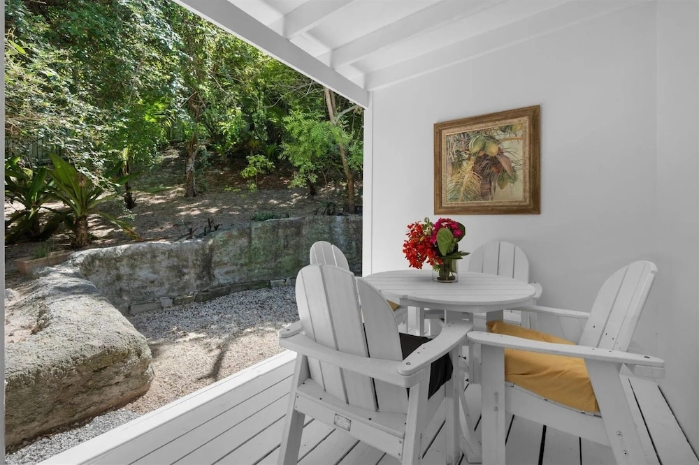 Sea Song Hi 4 Bedroom Home