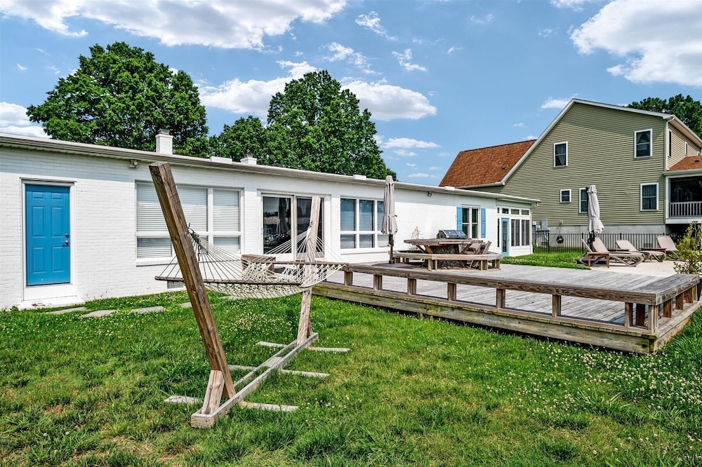 Waterfront Bliss: Ultimate Tilghman Retreat 4 Bedroom Home by RedAwning