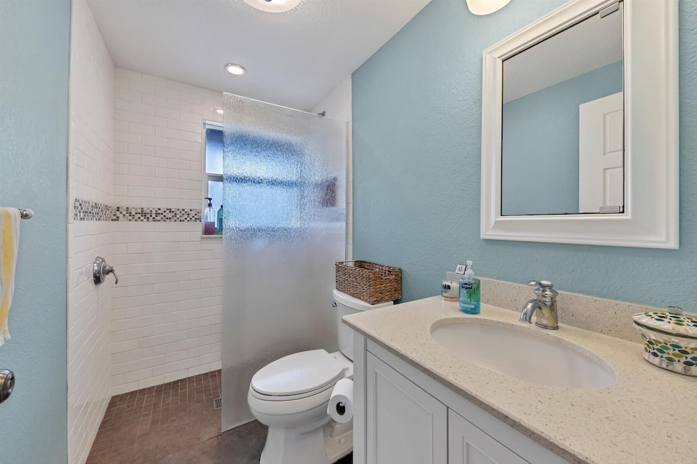 Englewood 2 Bedroom Canalfront Pool Cottage 2 Home