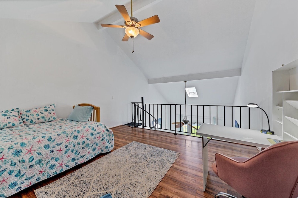 4410 Warren Avenue Unit 317 view 2
