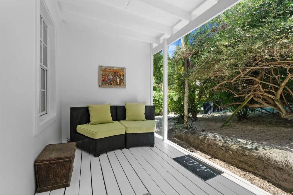 Sea Song Hi 4 Bedroom Home