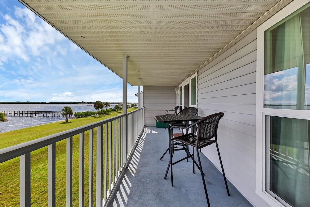 Myakka River 2/2 Private Waterfront Condo With Loft 2 Bedroom Condo
