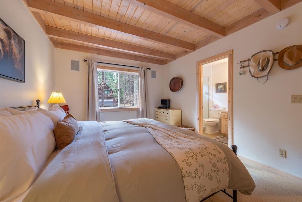 Tahoe Pines Beach Retreat 3 Bedroom Home