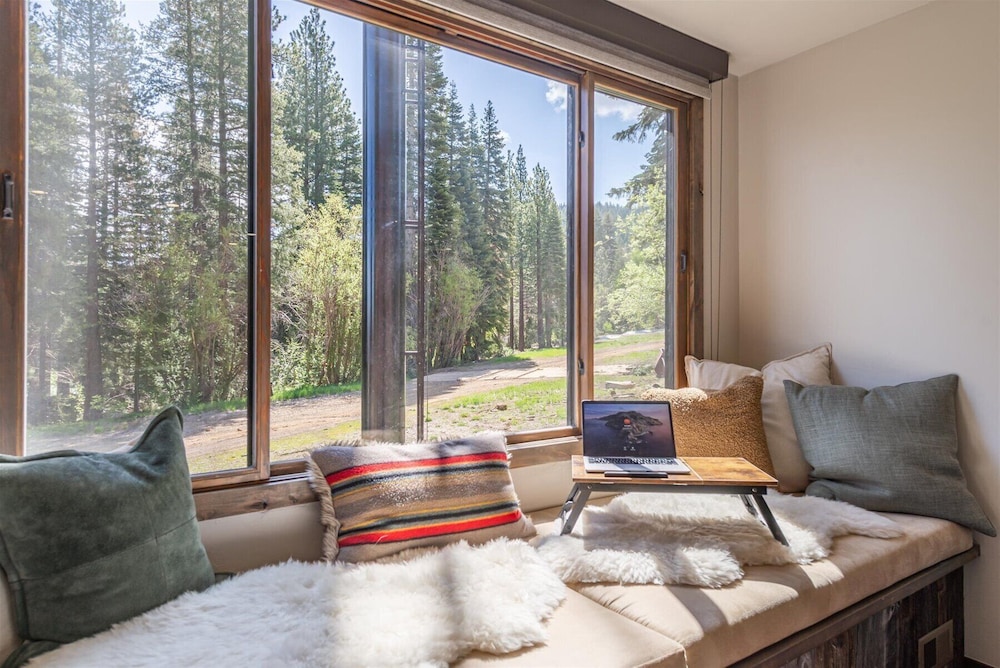 Lake Tahoe Vacations - VIP Ski-In Ski-Out Northstar Ski Trails by Sierra Getaways - Property Image 17