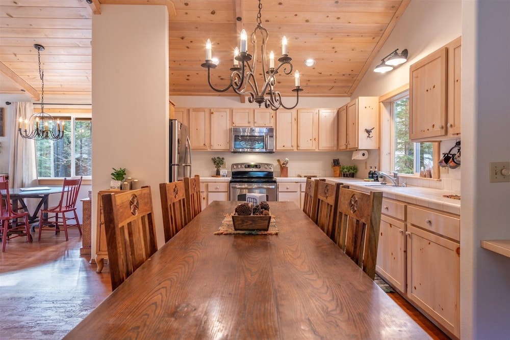 Tahoe Pines Beach Retreat 3 Bedroom Home