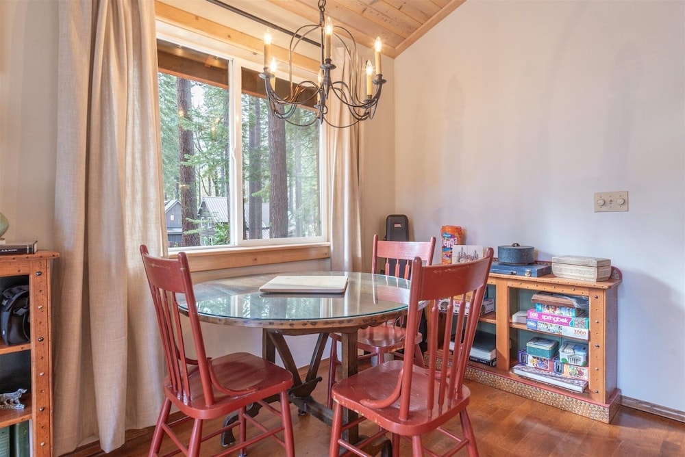 Tahoe Pines Beach Retreat 3 Bedroom Home