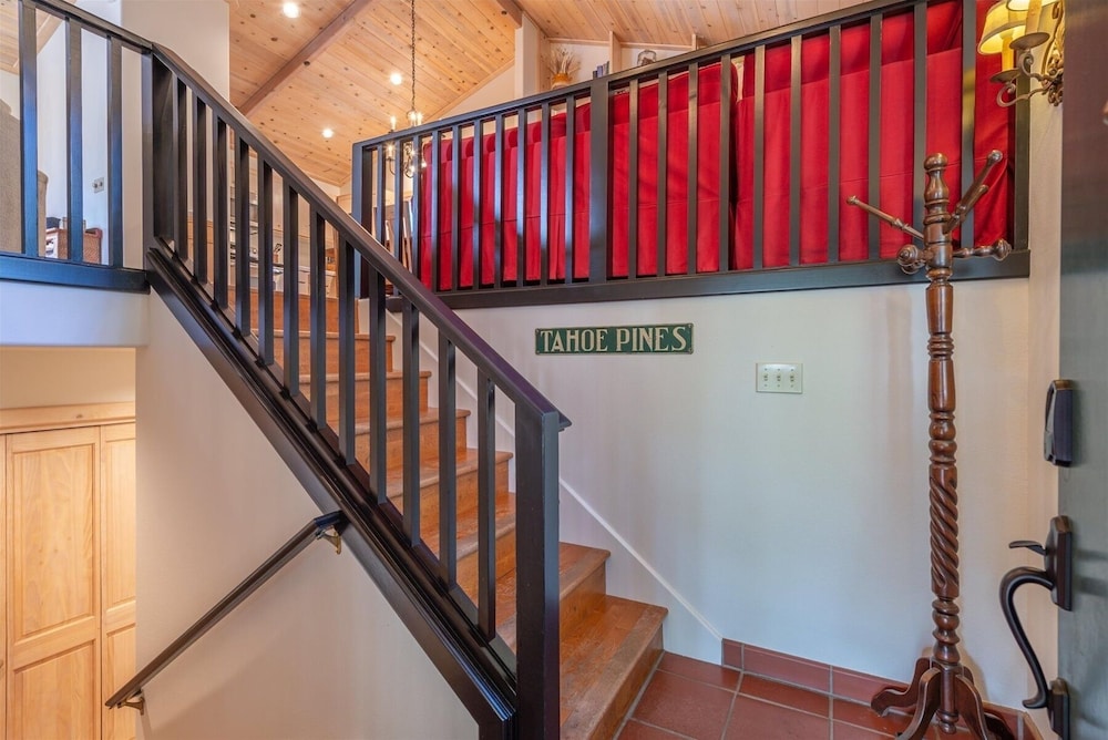 Tahoe Pines Beach Retreat 3 Bedroom Home