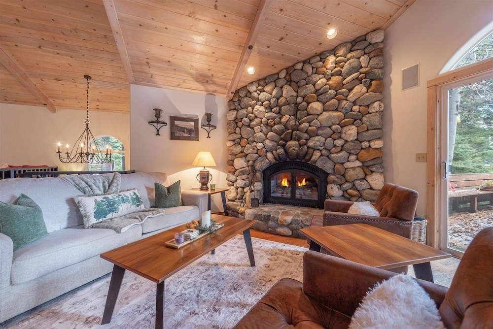 Tahoe Pines Beach Retreat 3 Bedroom Home