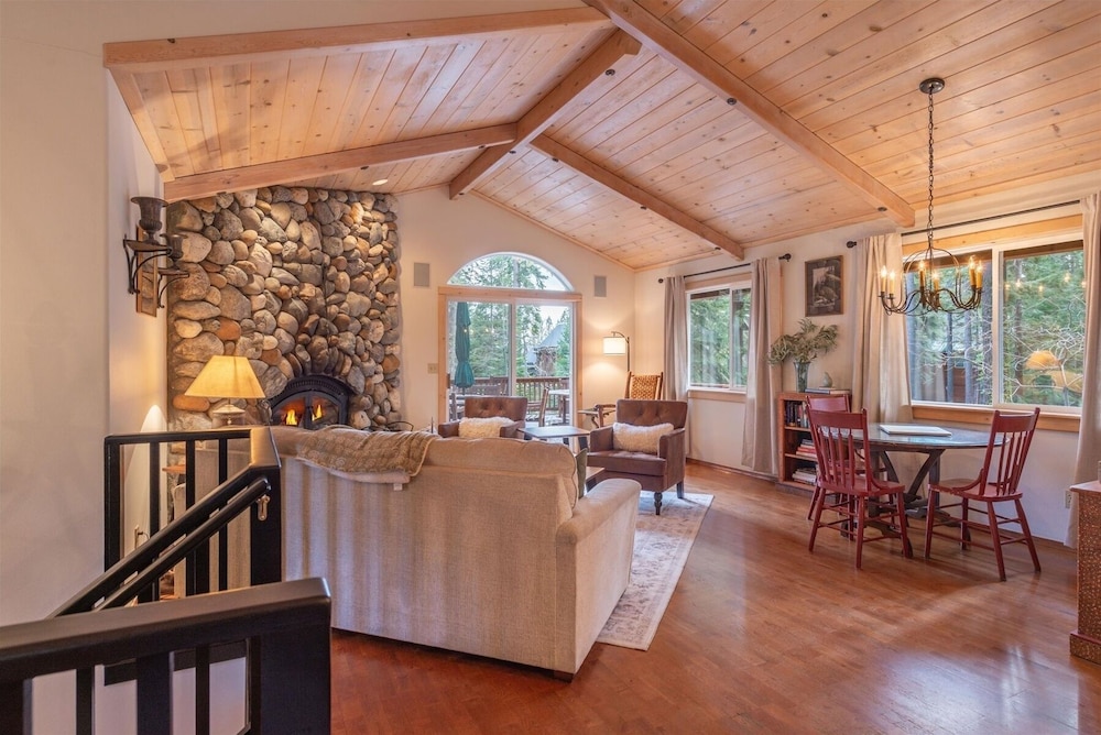 Tahoe Pines Beach Retreat 3 Bedroom Home