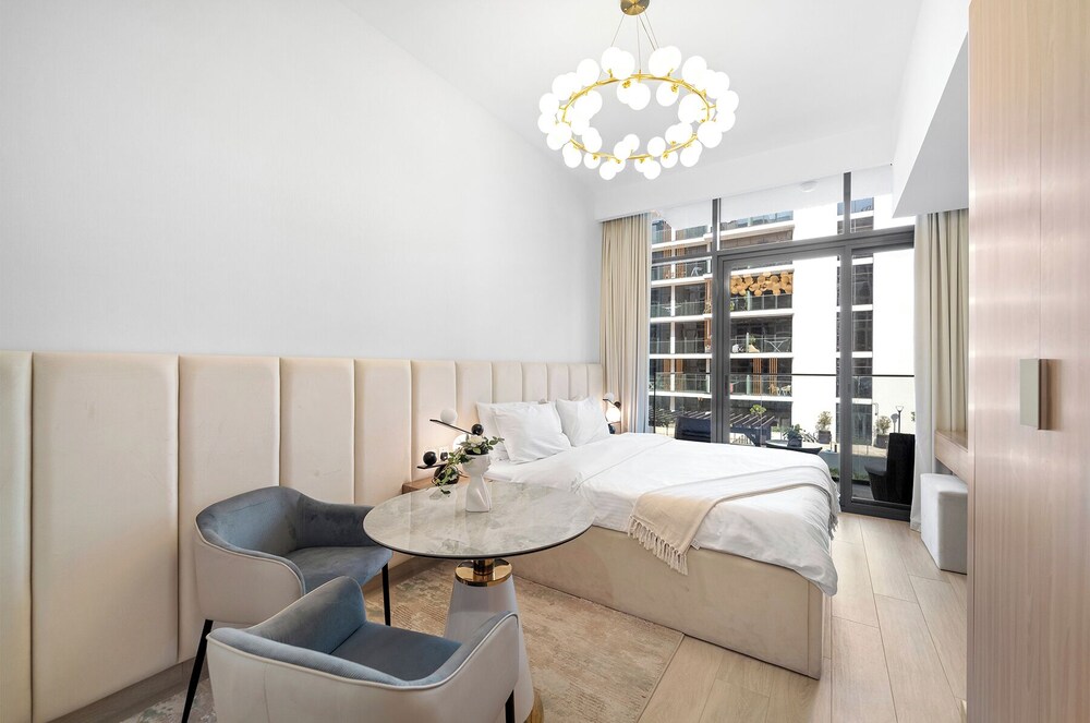 Stylish Studio with Garden Views